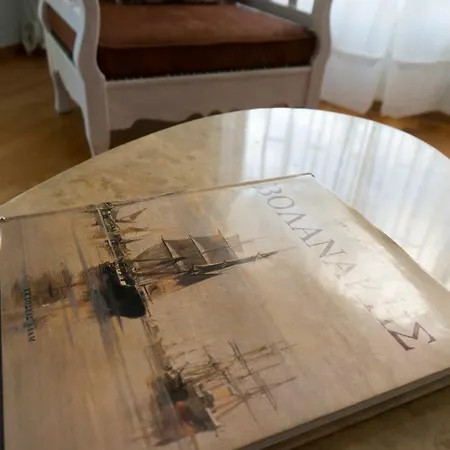 Glyfada Central Apartment *